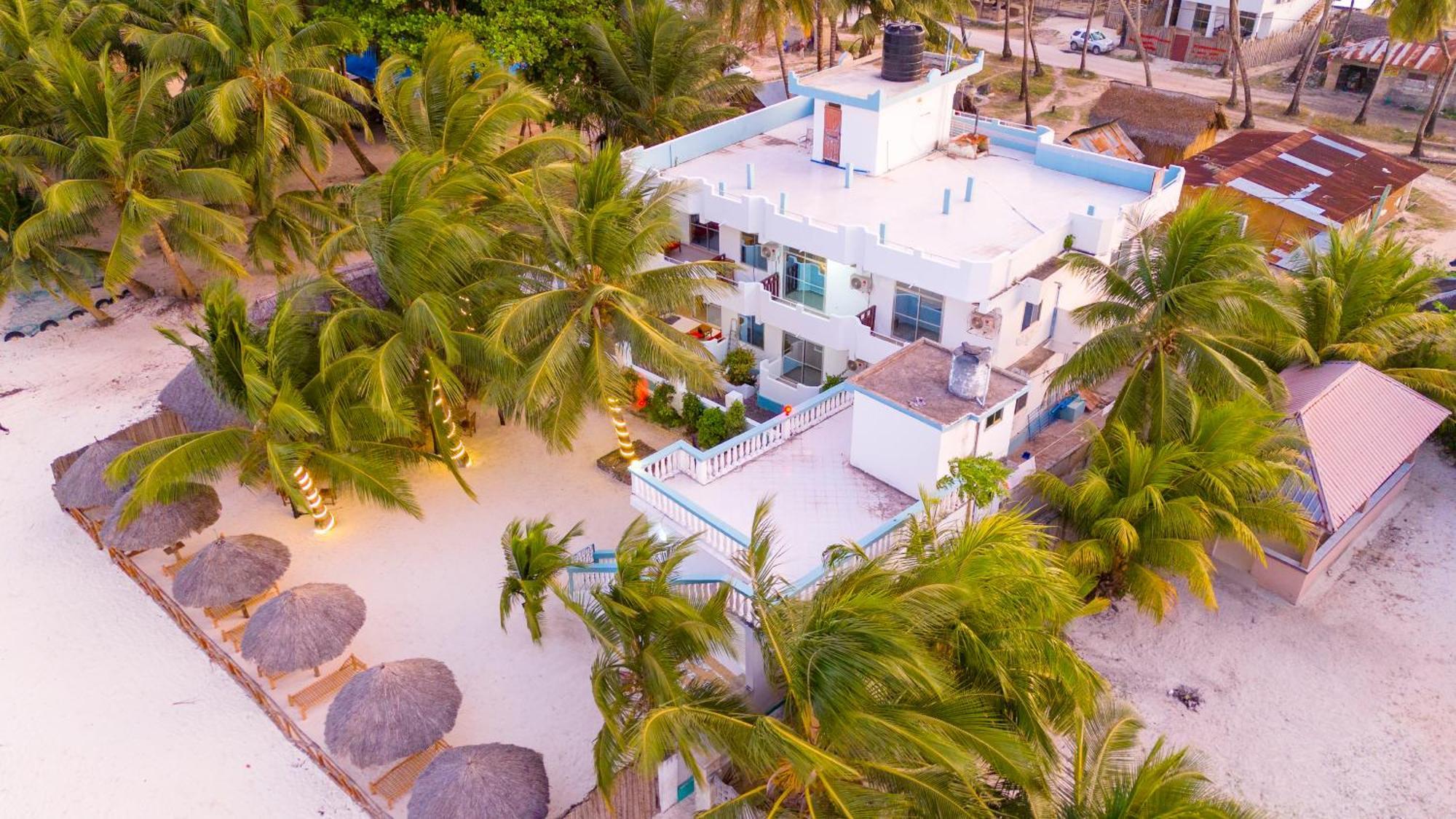 Sands Inn Hotel Pwani Mchangani Exteriör bild