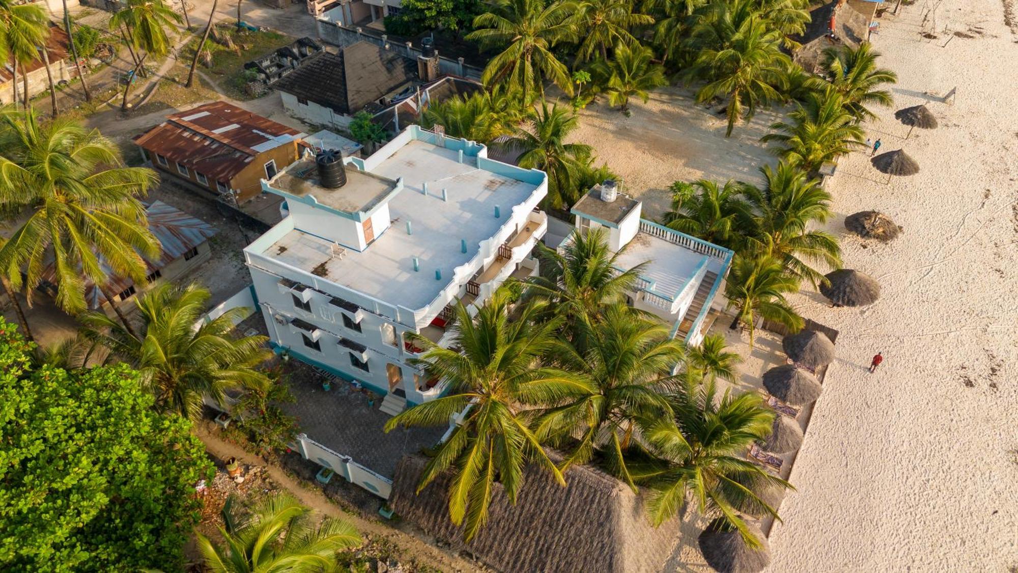 Sands Inn Hotel Pwani Mchangani Exteriör bild